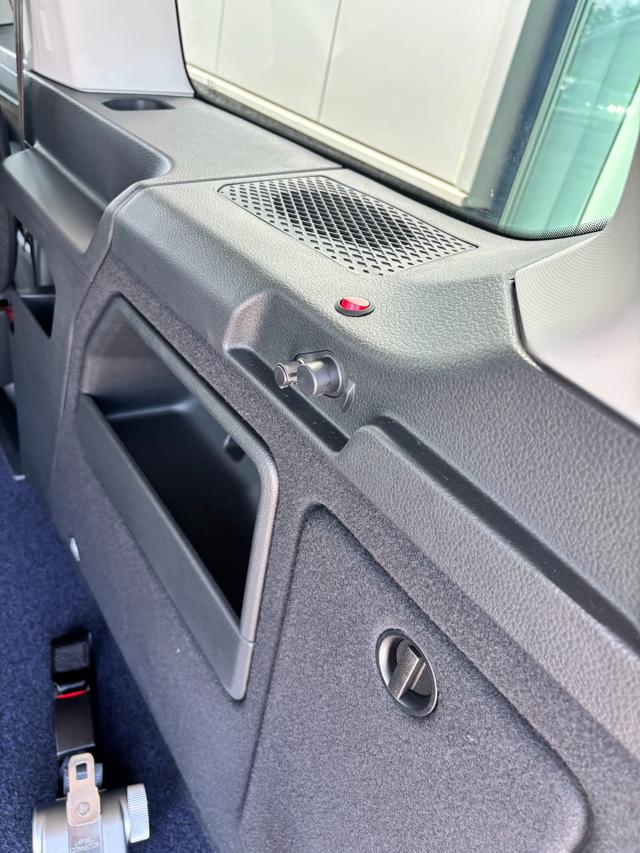 Volkswagen Caddy Maxi Style BEHINDERTENUMBAU (HECKAUSSCHNITT) 1.5 TSI 115PS DSG/AUTOMATIK, PURE-GREY, 17" Alu/Ganzjahresreifen, Winterpaket, ACC-Tempomat, Toter-Winkel, ParkAssist, Parksensoren vo/hi, R&uuml;ckfahrkamera, Radio Ready2Discover 10" + Wireless AppConnect, Climatronic 