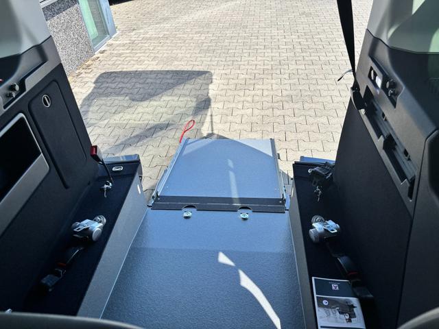Volkswagen Caddy Maxi Style BEHINDERTENUMBAU (HECKAUSSCHNITT) 1.5 TSI 115PS DSG/AUTOMATIK, PURE-GREY, 17" Alu/Ganzjahresreifen, Winterpaket, ACC-Tempomat, Toter-Winkel, ParkAssist, Parksensoren vo/hi, R&uuml;ckfahrkamera, Radio Ready2Discover 10" + Wireless AppConnect, Climatronic 