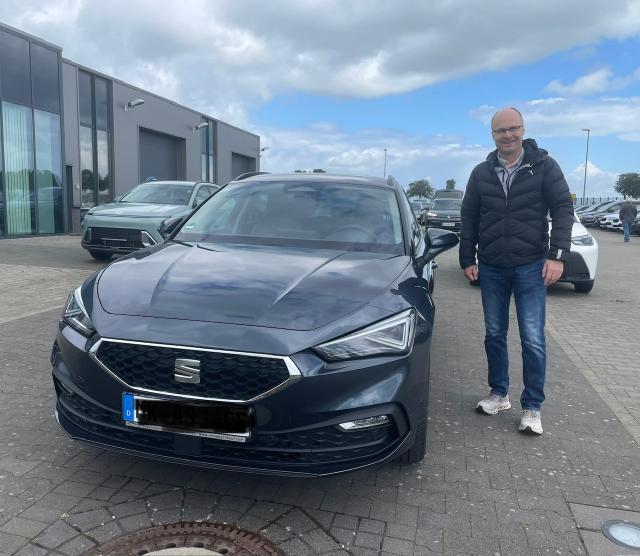 Fahrzeugübergabe eines Seat Leon Sportstourer 