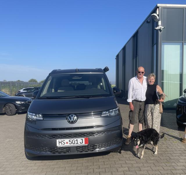 Fahrzeugübergabe eines VW T7 California 