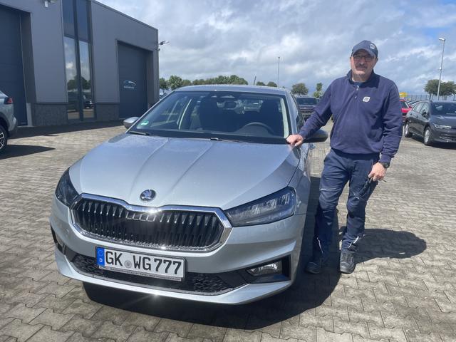Fahrzeugübergabe eines Skoda Fabia 