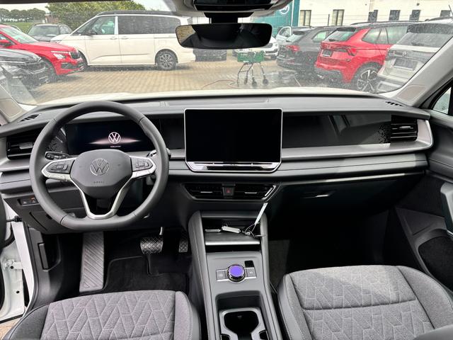 Volkswagen Tayron Limited 1.5 TSI eHYBRID (PLUG-IN) 204PS DSG, Metallic, Winterpaket, Elektr. Heckklappe, 17" Alu, LED-PLUS-Scheinwerfer, ParkAssist, Parksensoren v/h, 360&deg;Kamera, Akustikfenster/Privacy, Radio 12,9"/App-Connect, Alarm, Keyless, 3Z-Climatronic, ACC, Dachreling 