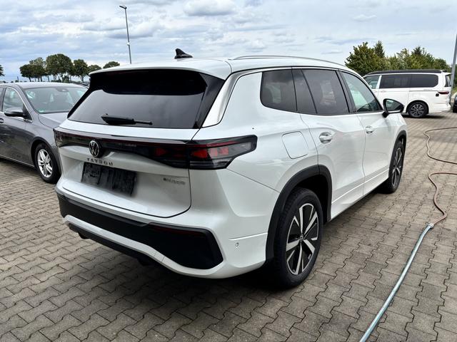Volkswagen Tayron Limited 1.5 TSI eHYBRID (PLUG-IN) 204PS DSG, Metallic, Winterpaket, Elektr. Heckklappe, 17" Alu, LED-PLUS-Scheinwerfer, ParkAssist, Parksensoren v/h, 360&deg;Kamera, Akustikfenster/Privacy, Radio 12,9"/App-Connect, Alarm, Keyless, 3Z-Climatronic, ACC, Dachreling 