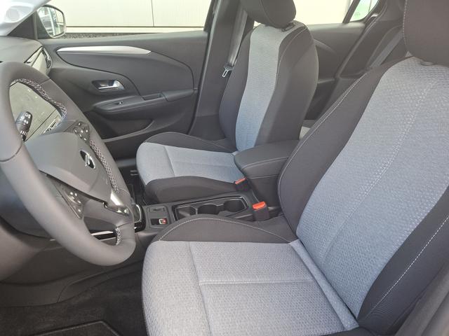 Opel Corsa (ca. 37% Preisvorteil) 1.2 Turbo 100PS "EDITION", Schwarz-Metallic, 16" Alufelgen, Sitzheizung, Lederlenkrad beheizt, Parksensoren hinten, Klimaanlage, Radio AndroidAuto/Apple CarPlay, Tempomat, ZV mit Fernbedienung 