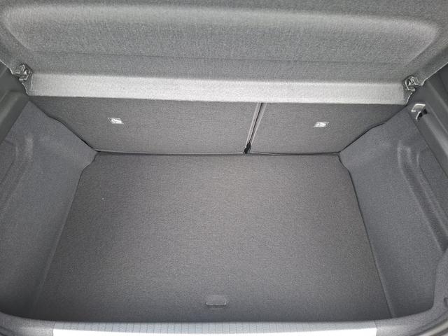 Opel Corsa (ca. 37% Preisvorteil) 1.2 Turbo 100PS "EDITION", Schwarz-Metallic, 16" Alufelgen, Sitzheizung, Lederlenkrad beheizt, Parksensoren hinten, Klimaanlage, Radio AndroidAuto/Apple CarPlay, Tempomat, ZV mit Fernbedienung 
