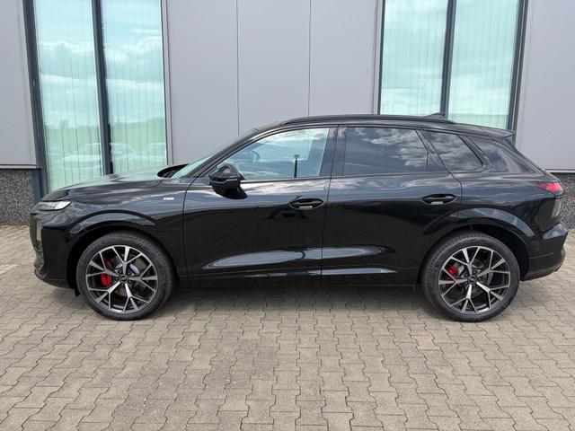 Audi Q3 Basis 2.0 TSI 204PS quattro (Allrad), 5 JAHRE GARANTIE, Technopaket PLUS, Metallic, Anh&auml;ngerkupplung, PANORAMADACH, DIGITALE MATRIX, Exterieur+Interieur S line Paket, 20" ALU 5-Speichen-Tripod, PRIVACY-Glas, SPORTPAKET, Exterieurpaket schwarz, Dynamikpaket 