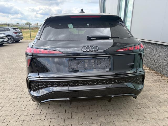 Audi Q3 Basis 2.0 TSI 204PS quattro (Allrad), 5 JAHRE GARANTIE, Technopaket PLUS, Metallic, Anh&auml;ngerkupplung, PANORAMADACH, DIGITALE MATRIX, Exterieur+Interieur S line Paket, 20" ALU 5-Speichen-Tripod, PRIVACY-Glas, SPORTPAKET, Exterieurpaket schwarz, Dynamikpaket 