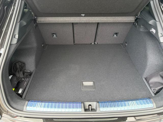 Audi Q3 Basis 2.0 TSI 204PS quattro (Allrad), 5 JAHRE GARANTIE, Technopaket PLUS, Metallic, Anh&auml;ngerkupplung, PANORAMADACH, DIGITALE MATRIX, Exterieur+Interieur S line Paket, 20" ALU 5-Speichen-Tripod, PRIVACY-Glas, SPORTPAKET, Exterieurpaket schwarz, Dynamikpaket 