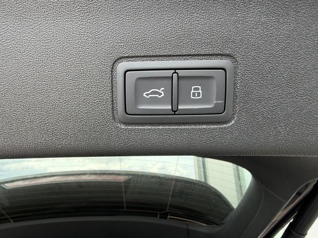 Audi Q3 Basis 2.0 TSI 204PS quattro (Allrad), 5 JAHRE GARANTIE, Technopaket PLUS, Metallic, Anh&auml;ngerkupplung, PANORAMADACH, DIGITALE MATRIX, Exterieur+Interieur S line Paket, 20" ALU 5-Speichen-Tripod, PRIVACY-Glas, SPORTPAKET, Exterieurpaket schwarz, Dynamikpaket 
