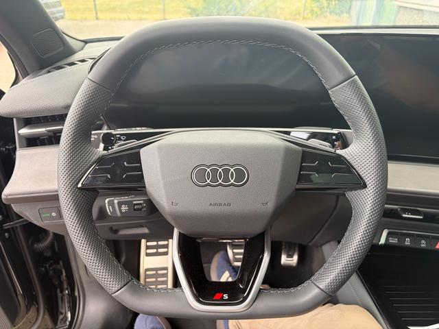 Audi Q3 Basis 2.0 TSI 204PS quattro (Allrad), 5 JAHRE GARANTIE, Technopaket PLUS, Metallic, Anh&auml;ngerkupplung, PANORAMADACH, DIGITALE MATRIX, Exterieur+Interieur S line Paket, 20" ALU 5-Speichen-Tripod, PRIVACY-Glas, SPORTPAKET, Exterieurpaket schwarz, Dynamikpaket 