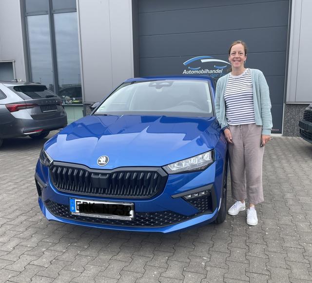 Fahrzeugübergabe eines Skoda Scala 