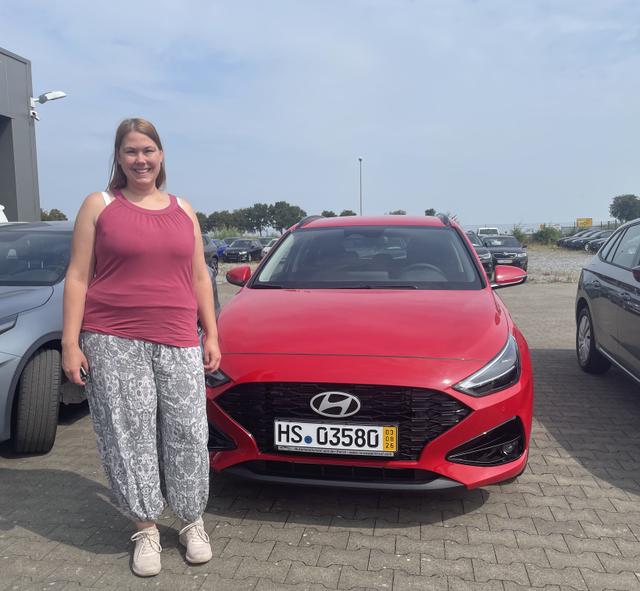 Fahrzeugübergabe eines Hyundai i30 Kombi 