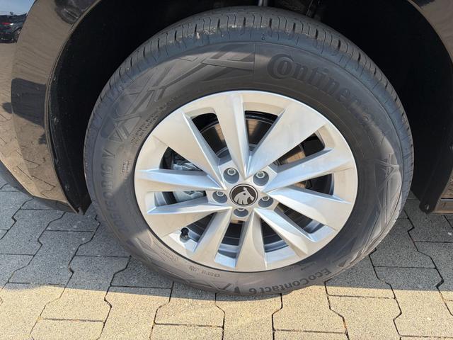 Skoda Kamiq Selection 1.0 TSI 115PS, 5J GARANTIE, Schwarz-METALLIC, ELEKTR. HECKKLAPPE, ANH&Auml;NGERKUPPLUNG, BEH. FRONTSCHEIBE, Sitzheizung, Lenkradheizung, Ladeboden var, ACC, SIDE Assist, Virtual Cockpit 10", Parksensoren v/h, Kamera, KESSY, Privacy-Glas, 16" Alu, Climatronic 