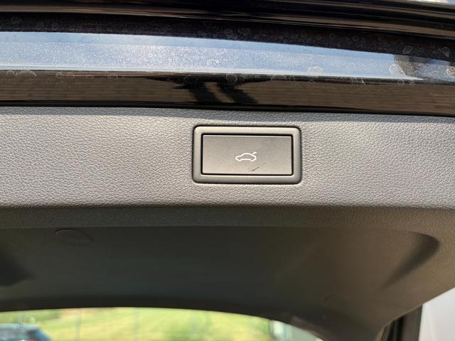 Skoda Kamiq Selection 1.0 TSI 115PS, 5J GARANTIE, Schwarz-METALLIC, ELEKTR. HECKKLAPPE, ANH&Auml;NGERKUPPLUNG, BEH. FRONTSCHEIBE, Sitzheizung, Lenkradheizung, Ladeboden var, ACC, SIDE Assist, Virtual Cockpit 10", Parksensoren v/h, Kamera, KESSY, Privacy-Glas, 16" Alu, Climatronic 