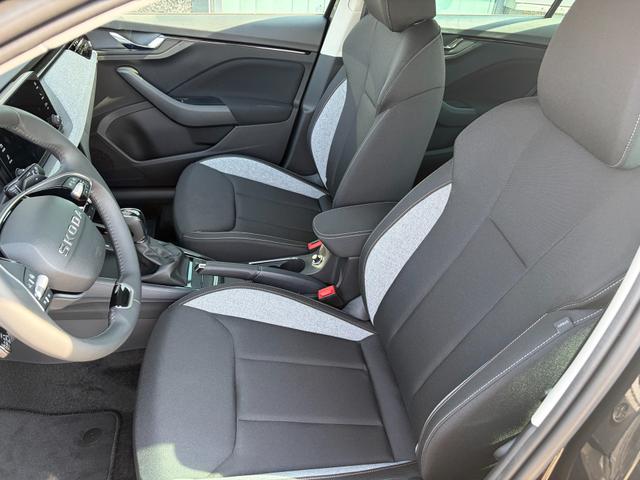 Skoda Kamiq Selection 1.0 TSI 115PS DSG/AUTOMATIK, 5J GARANTIE, Schwarz-METALLIC, ELE. HECKKLAPPE, ANH&Auml;NGERKUPPLUNG, BEH. FRONTSCHEIBE, Sitzheizung, Lenkradheizung, Ladeboden, ACC, SIDE Assist, Virtual Cockpit 10", Parksensoren v/h, Kamera, KESSY, Privacy, 16"Alu, Climatronic 