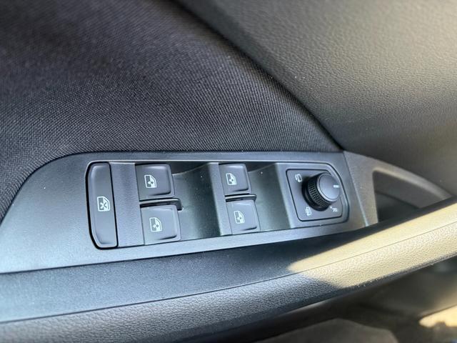 Skoda Kamiq Selection 1.0 TSI 115PS, 5J GARANTIE, Schwarz-METALLIC, ELEKTR. HECKKLAPPE, ANH&Auml;NGERKUPPLUNG, BEH. FRONTSCHEIBE, Sitzheizung, Lenkradheizung, Ladeboden var, ACC, SIDE Assist, Virtual Cockpit 10", Parksensoren v/h, Kamera, KESSY, Privacy-Glas, 16" Alu, Climatronic 
