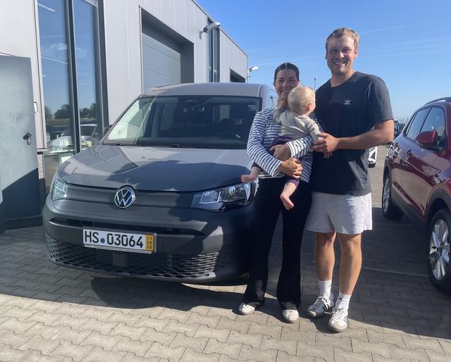 Fahrzeugübergabe eines Volkswagen Caddy MAXI 7-Sitzer 