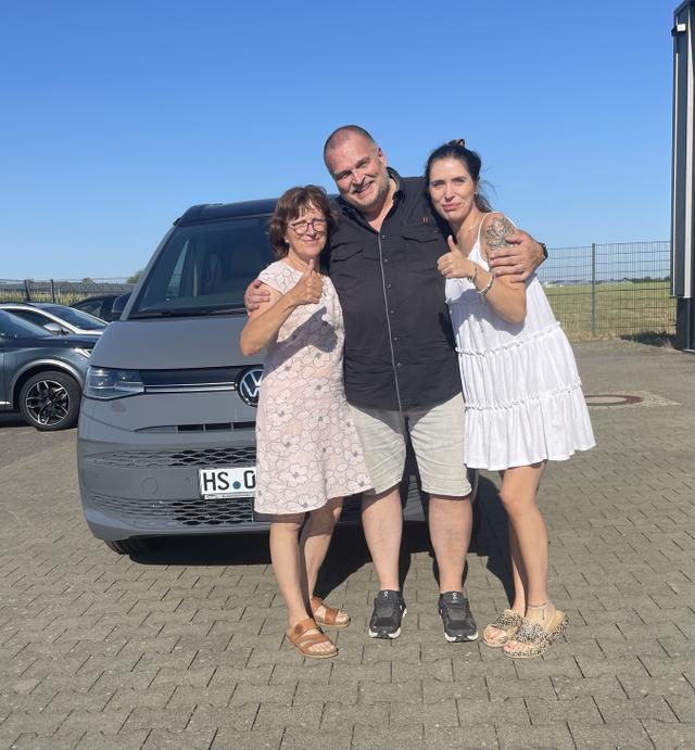 Fahrzeugübergabe eines VW T7 California 