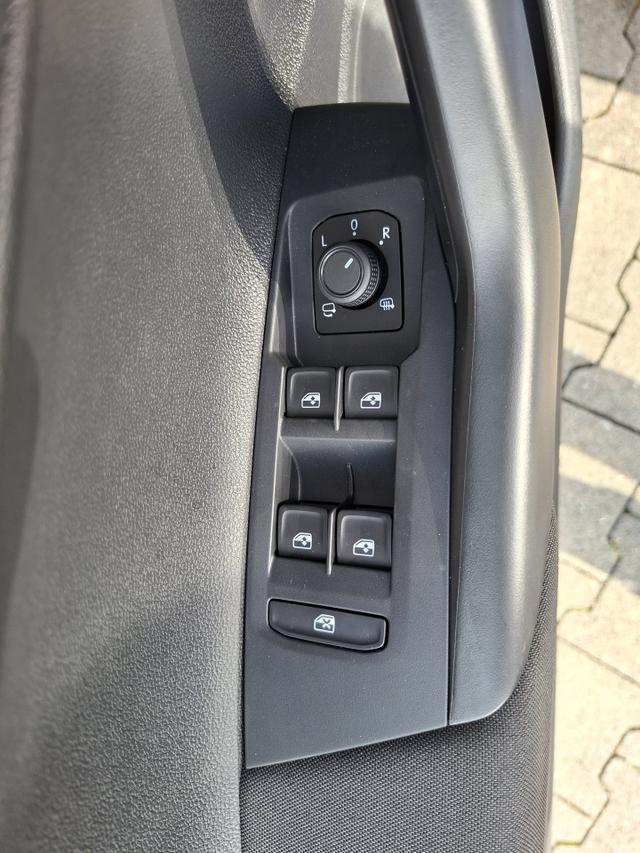 Volkswagen Polo Special 1.0 TSI 95PS, 4 Jahre VW-Garantie, ANH&Auml;NGERKUPPLUNG, 15" ALU, SITZHEIZUNG, Parksensoren VORNE & hinten, R&uuml;ckfahrkamera, M-Lederlenkrad, READY2DISCOVER, APP-CONNECT, Armlehne vorne, Induktionsladen Smartphone, Abgedunkelte Scheiben, RESERVERAD, NSW 