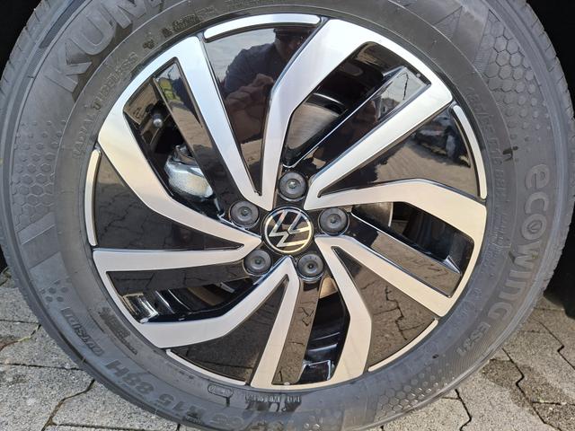 Volkswagen Polo Special 1.0 TSI 95PS, 4 Jahre VW-Garantie, ANH&Auml;NGERKUPPLUNG, 15" ALU, SITZHEIZUNG, Parksensoren VORNE & hinten, R&uuml;ckfahrkamera, M-Lederlenkrad, READY2DISCOVER, APP-CONNECT, Armlehne vorne, Induktionsladen Smartphone, Abgedunkelte Scheiben, RESERVERAD, NSW 