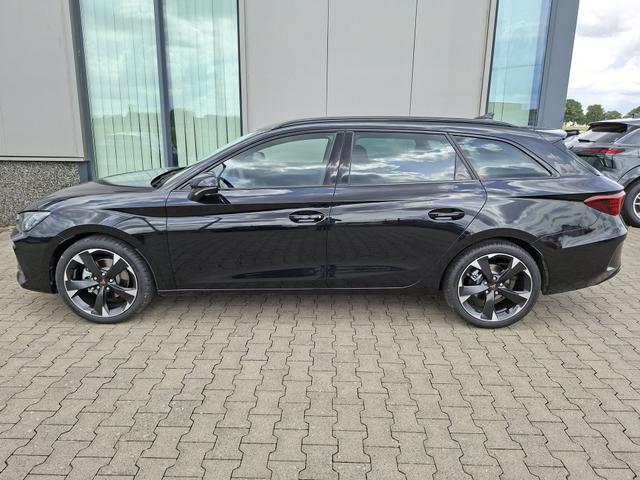Cupra Leon Sportstourer - Basis 1.5 eTSI 150PS DSG (AUTOMATIK), SCHWARZ, ANH&Auml;NGERKUPPLUNG, ELEKTR. HECKKLAPPE, KESSY, ALARM, R&Uuml;CKFAHRKAMERA, 18" Alu, Sitzheizung, M-Lederlenkrad beheizt, Parksensoren vorne und hinten, Adaptiver Tempomat, 3-Zonen-Climatronic, Radio 12,9" + Full Link