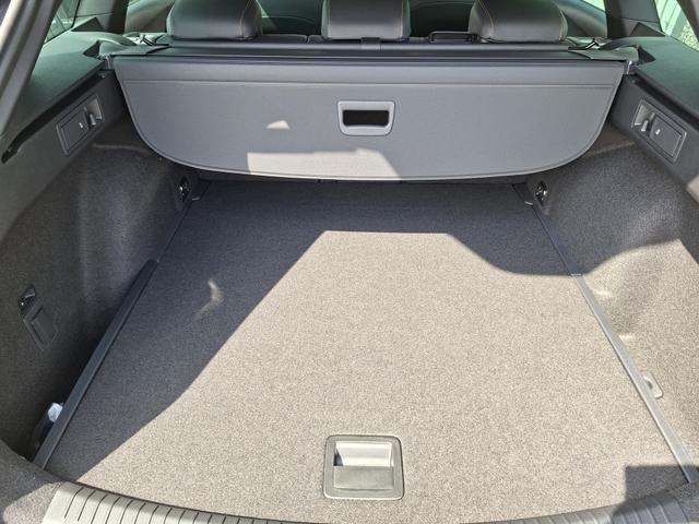 Cupra Leon Sportstourer Basis 1.5 eTSI 150PS DSG (AUTOMATIK), SCHWARZ, ANH&Auml;NGERKUPPLUNG, ELEKTR. HECKKLAPPE, KESSY, ALARM, R&Uuml;CKFAHRKAMERA, 18" Alu, Sitzheizung, M-Lederlenkrad beheizt, Parksensoren vorne und hinten, Adaptiver Tempomat, 3-Zonen-Climatronic, Radio 12,9" + Full Link 