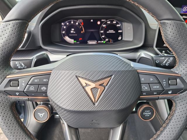 Cupra Leon Sportstourer Basis 1.5 eTSI 150PS DSG (AUTOMATIK), SCHWARZ, ANH&Auml;NGERKUPPLUNG, ELEKTR. HECKKLAPPE, KESSY, ALARM, R&Uuml;CKFAHRKAMERA, 18" Alu, Sitzheizung, M-Lederlenkrad beheizt, Parksensoren vorne und hinten, Adaptiver Tempomat, 3-Zonen-Climatronic, Radio 12,9" + Full Link 