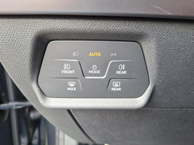 Cupra Leon Sportstourer Basis 1.5 eTSI 150PS DSG (AUTOMATIK), SCHWARZ, ANH&Auml;NGERKUPPLUNG, ELEKTR. HECKKLAPPE, KESSY, ALARM, R&Uuml;CKFAHRKAMERA, 18" Alu, Sitzheizung, M-Lederlenkrad beheizt, Parksensoren vorne und hinten, Adaptiver Tempomat, 3-Zonen-Climatronic, Radio 12,9" + Full Link 