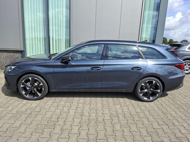 Cupra Leon Sportstourer - Basis 1.5 eTSI 150PS DSG (AUTOMATIK), Grau-MET, MATRIX-LED, NAVI, INTELLIGENT-DRIVE-PAKET, ANH&Auml;NGERKUPPLUNG, ELEKTR. HECKKLAPPE, KESSY, ALARM, R&Uuml;CKFAHRKAMERA, 18" Alu, Sitzheizung, M-Lederlenkrad beheizt, Parksensoren vorne und hinten, 3Z-Climatronic