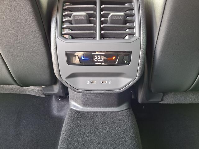 Cupra Formentor Basis 1.5 eTSI 150PS DSG (AUTOMATIK), ANH&Auml;NGERKUPPLUNG, KESSY, ALARM, R&Uuml;CKFAHRKAMERA, ELEKTR. HECKKLAPPE, 18" Alu, Sitzheizung, M-Lederlenkrad beheizt, 3-Zonen-Climatronic, Parksensoren vorne/hinten, ACC-Tempomat, Digitales Cockpit 10", Radio 12,9"+Full-Link 