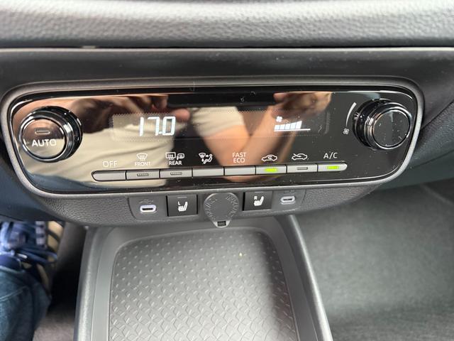 Toyota Aygo X Play 1.5 Hybrid 115PS CVT/AUTOMATIK, Celestite Grey Metallic , 3 Jahre Garantie, 17" Alufelgen, Sitzheizung, R&uuml;ckfahrkamera, Klimaautomatik, Audiosystem 9" + Smartphone-Integration, Lederlenkrad, ACC, ZV mit Fernbedienung 