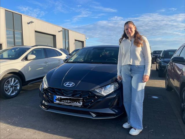 Fahrzeugübergabe eines Hyundai i20 