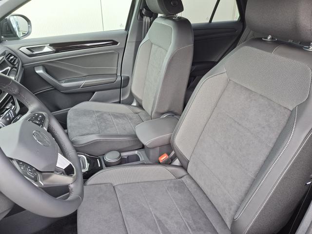 Volkswagen T-Roc Style Modell 2025, 1.5 TSI 150PS DSG, Schwarz-Met, Elektr. Heckklappe, ACC, Virtual Cockpit, Climatronic, ParkAssist, Parksensoren v/h, R&uuml;ckfahrkamera, Sitzheizung, Privacy-Glas, M-Lederlenkrad beheizt, 19" ALU "Misano" schwarz, IQ LIGHT MATRIX, Keyless 