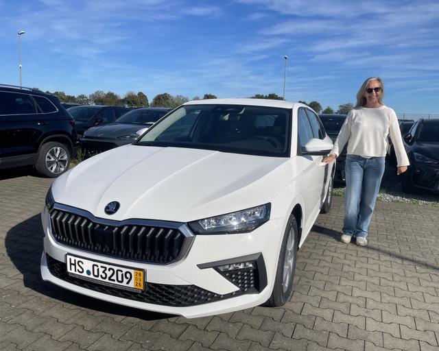 Fahrzeugübergabe eines Skoda Scala 