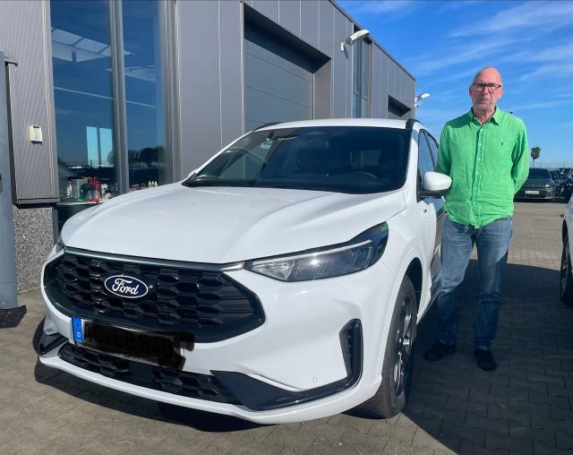 Fahrzeugübergabe eines Ford Kuga 