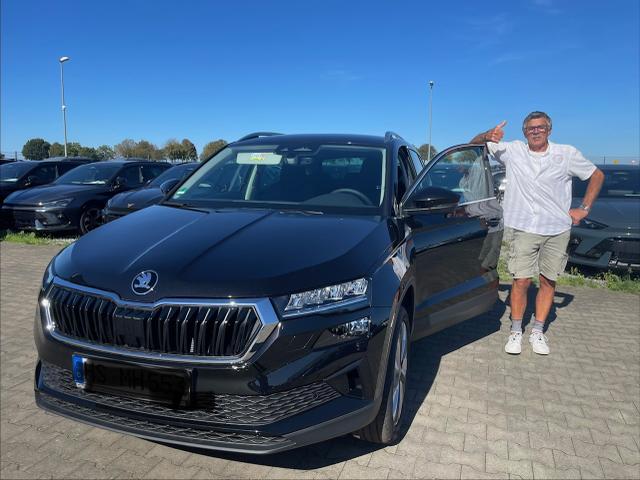 Fahrzeugübergabe eines Skoda Karoq 
