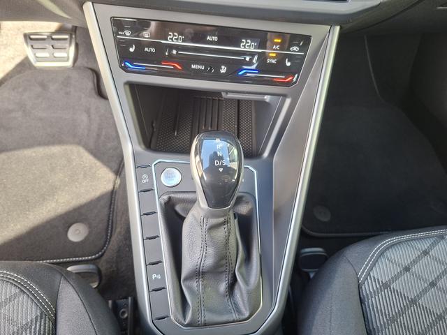 Volkswagen Taigo R-Line Limited 1.5 TSI 150PS DSG, 5JAHRE GARANTIE, 18" Alu, CLIMATRONIC, SITZHEIZUNG, ASCOT-GRAU/DACH SCHWARZ, LED-MATRIX-Scheinwerfer IQ LIGHT, Keyless, Sicht-Paket, R&uuml;ckfahrkamera, Parksensoren vo/hi, Abgedunkelte Scheiben, Radio Ready2Discover/App-Connect, Sportsitz 