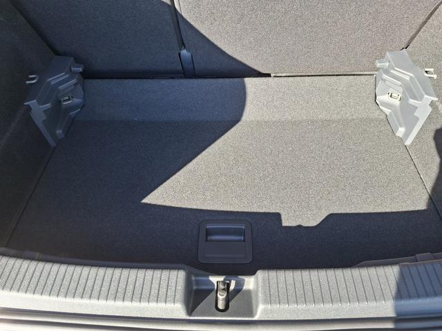 Volkswagen T-Cross R-Line Limited 1.0 TSI 115PS, Rauch-Grau-Metallic, 5 JAHRE GARANTIE, ANH&Auml;NGERKUPPLUNG, CLIMATRONIC, SITZHEIZUNG, 18" Alu, MATRIX-LED, Adaptiver Tempomat ACC, Parksensoren, R&uuml;ckfahrkamera, Keyless, Abgedunkelte Scheiben, Radio "Ready2Discover" + App-Connect 