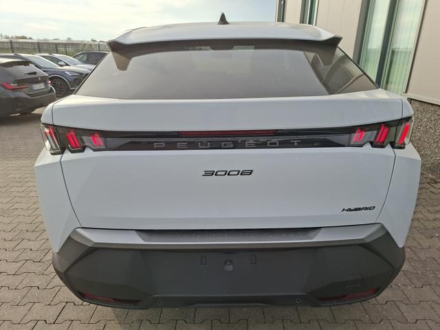Peugeot 3008 Allure Hybrid 145PS e-DCS6 (Automatik), Wei&szlig;-Metallic, ANH&Auml;NGERKUPPLUNG, Panorama-Navigations-Paket, Grip-Control-Paket, 19" ALU, Beh. Frontscheibe, Trennnetz, Adaptiver Tempomat, Toter-Winkel, 360&deg;Kamera, Parksensoren vorn/hinten, Lenkradheizung, Alarmanlage 