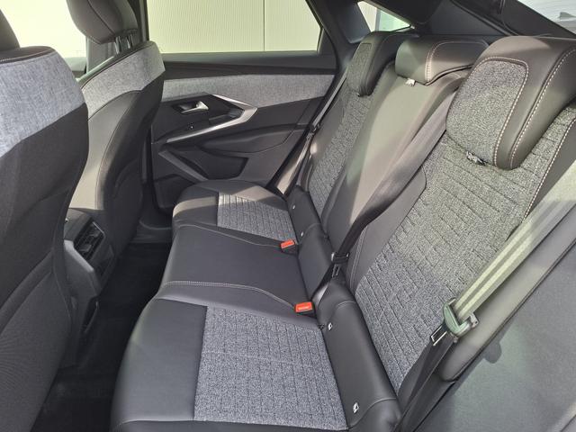 Peugeot 3008 Allure Hybrid 145PS e-DCS6 (Automatik), Wei&szlig;-Metallic, ANH&Auml;NGERKUPPLUNG, Panorama-Navigations-Paket, Grip-Control-Paket, 19" ALU, Beh. Frontscheibe, Trennnetz, Adaptiver Tempomat, Toter-Winkel, 360&deg;Kamera, Parksensoren vorn/hinten, Lenkradheizung, Alarmanlage 