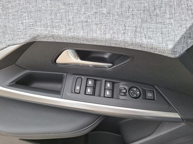 Peugeot 3008 Allure Hybrid 145PS e-DCS6 (Automatik), Wei&szlig;-Metallic, ANH&Auml;NGERKUPPLUNG, Panorama-Navigations-Paket, Grip-Control-Paket, 19" ALU, Beh. Frontscheibe, Trennnetz, Adaptiver Tempomat, Toter-Winkel, 360&deg;Kamera, Parksensoren vorn/hinten, Lenkradheizung, Alarmanlage 