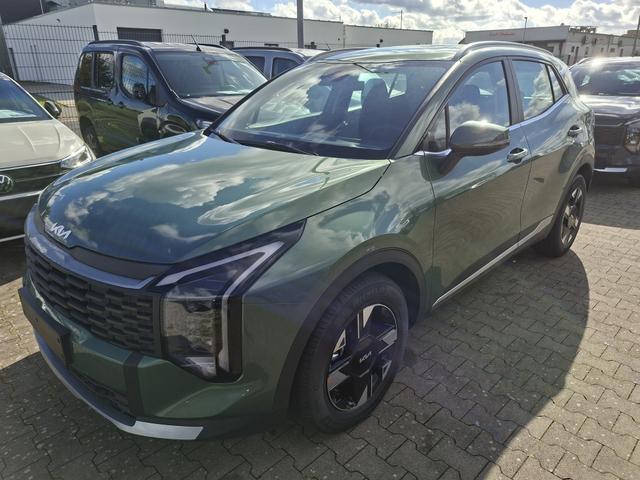 Kia Sportage - Silver 1.6 T-GDI 150PS AUTOMATIK, Experience-Green METALLIC, 2-Zonen-Klimaautomatik, Navigation 12,3", Parksensoren vorn/hinten, R&uuml;ckfahrkamera, 17" Alufelgen, Winterpaket/Sitzheizung vorne, Beheiztes Lederlenkrad, ACC Tempomat, Alarm, Dachreling Chrom