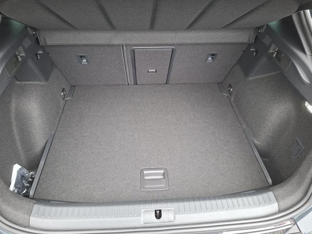 Cupra Formentor Basis 1.5 eTSI 150PS DSG (AUTOMATIK), 18" Alu, Sitzheizung, M-Lederlenkrad beheizt, 3-Zonen-Climatronic, Parksensoren vorne/hinten, Adaptiver Tempomat, Digitales Cockpit 10", Radio 12,9" + Full-Link (Navi-Funktion &uuml;ber Smartphone), FULL-LED-Scheinwerfer 