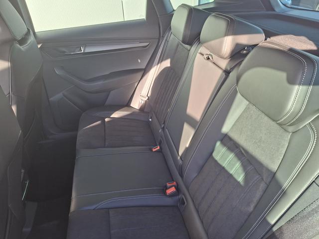 Skoda Karoq Sportline 1.5 TSI 150PS DSG, STAHL-GRAU, 5JGARANTIE, AHK SCHWENKBAR, 19" ALU SAGITARIUS, BEHEIZTE FRONTSCHEIBE, SITZHEIZUNG, MATRIX-LED, Elektr. Heckklappe, Virtual Cockpit 10", Climatronic, NAVI, ACC, Parksensoren v/h, R&uuml;ckfahrkamera, Dachreling, PRIVACY-GLAS 