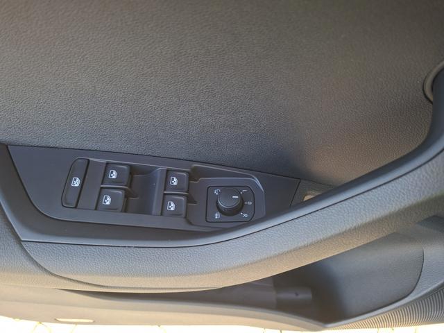 Skoda Karoq Sportline 1.5 TSI 150PS DSG, STAHL-GRAU, 5JGARANTIE, AHK SCHWENKBAR, 19" ALU SAGITARIUS, BEHEIZTE FRONTSCHEIBE, SITZHEIZUNG, MATRIX-LED, Elektr. Heckklappe, Virtual Cockpit 10", Climatronic, NAVI, ACC, Parksensoren v/h, R&uuml;ckfahrkamera, Dachreling, PRIVACY-GLAS 