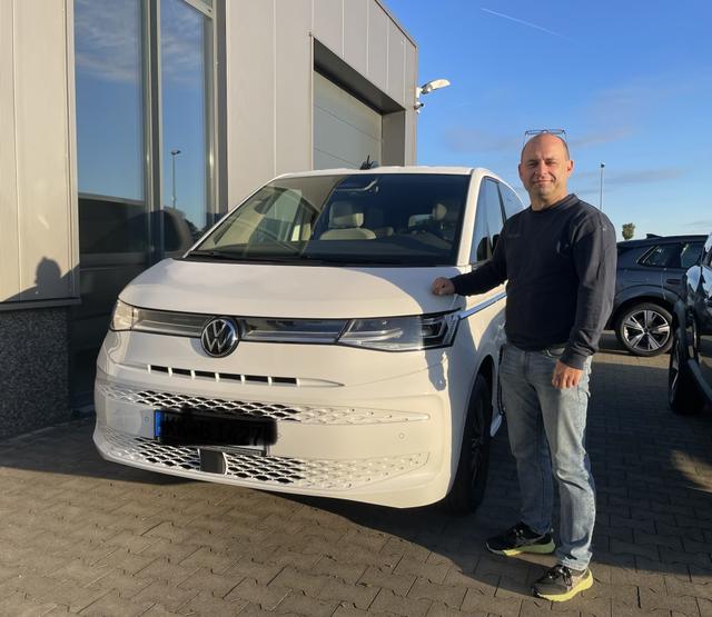 Fahrzeugübergabe eines Volkswagen T7 Multivan 