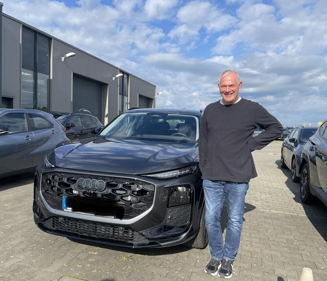 Fahrzeugübergabe eines Audi Q3 
