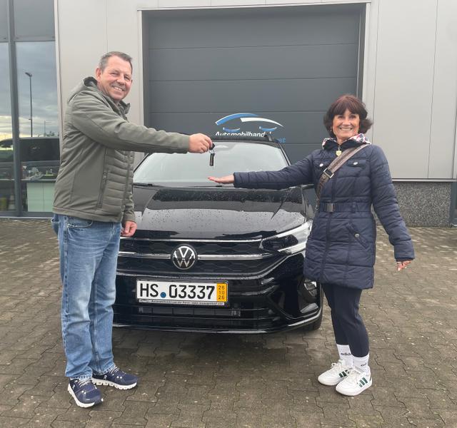 Fahrzeugübergabe eines Volkswagen Taigo 