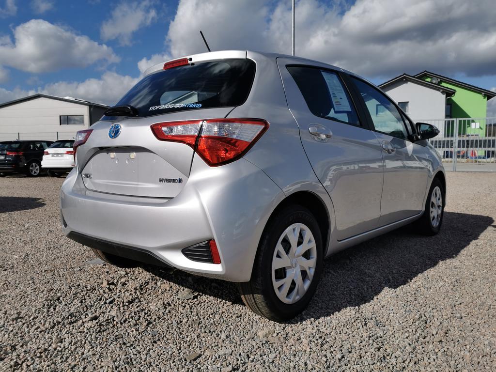 Toyota Yaris Hybrid 1 5 100 Ps Automatik Navi Klimaautomatik Ruckfahrkamera Tempomat Sofort