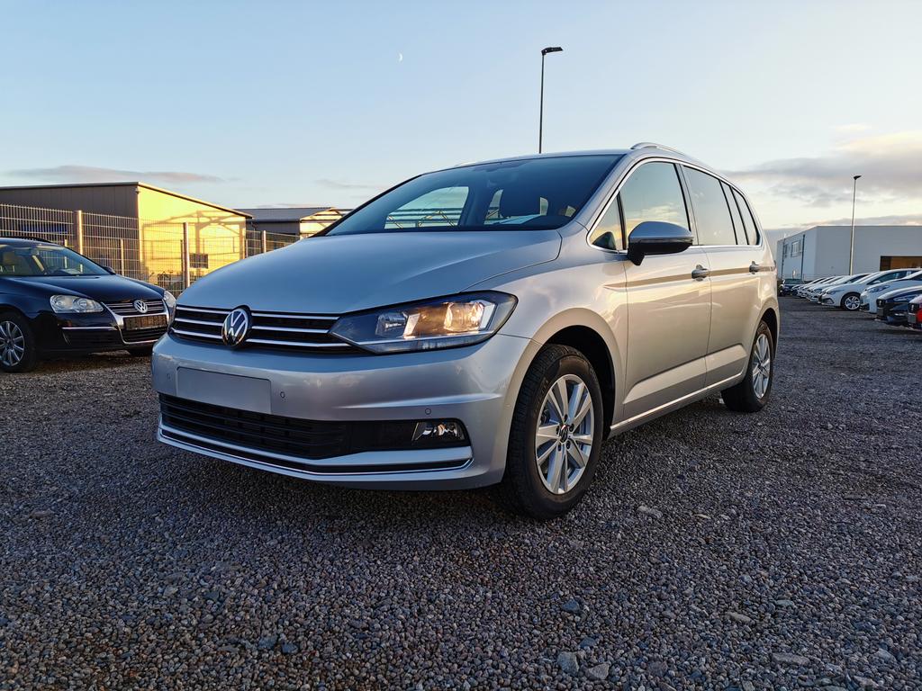 Volkswagen Touran Highline Evo Tsi Ps Dsg Sitze Ahk Navi Shz